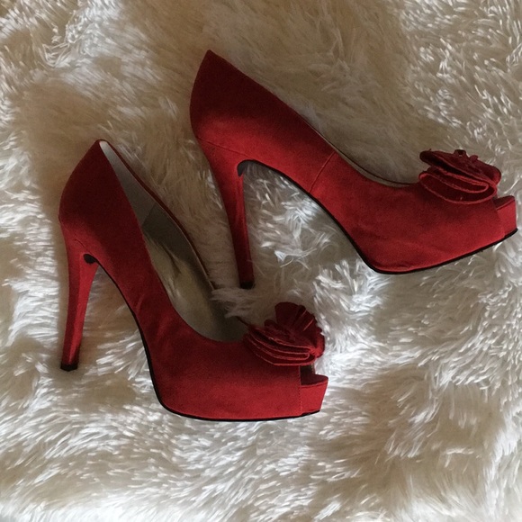 Red Guess peep toe heels - Picture 5 of 7